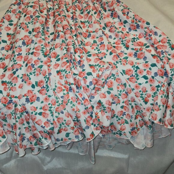 Spring dress - Picture 4 of 5